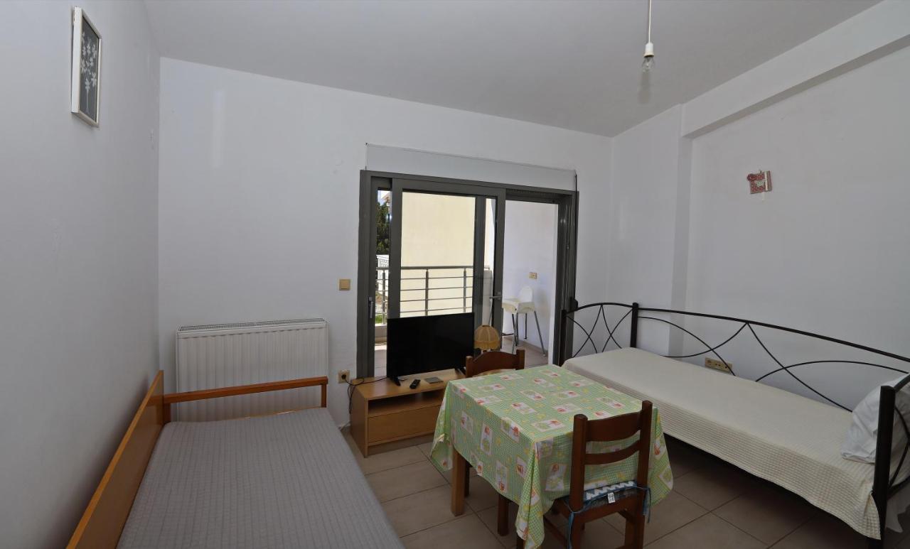 Katerina Apartments Keramotí Esterno foto