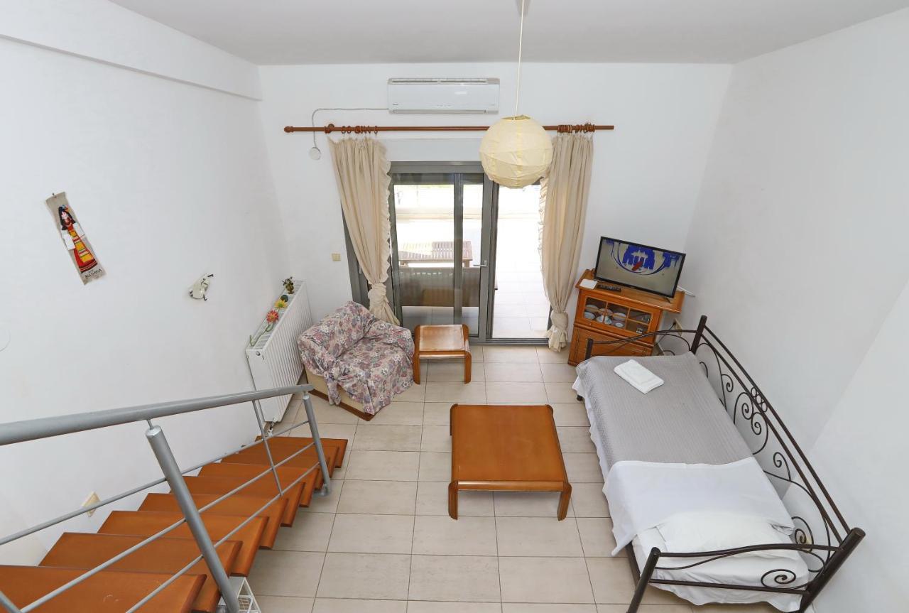 Katerina Apartments Keramotí Esterno foto