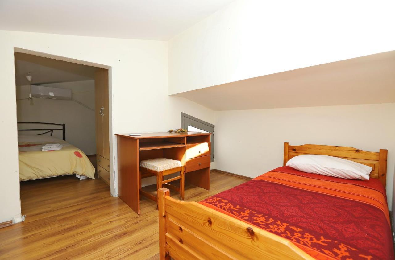 Katerina Apartments Keramotí Esterno foto