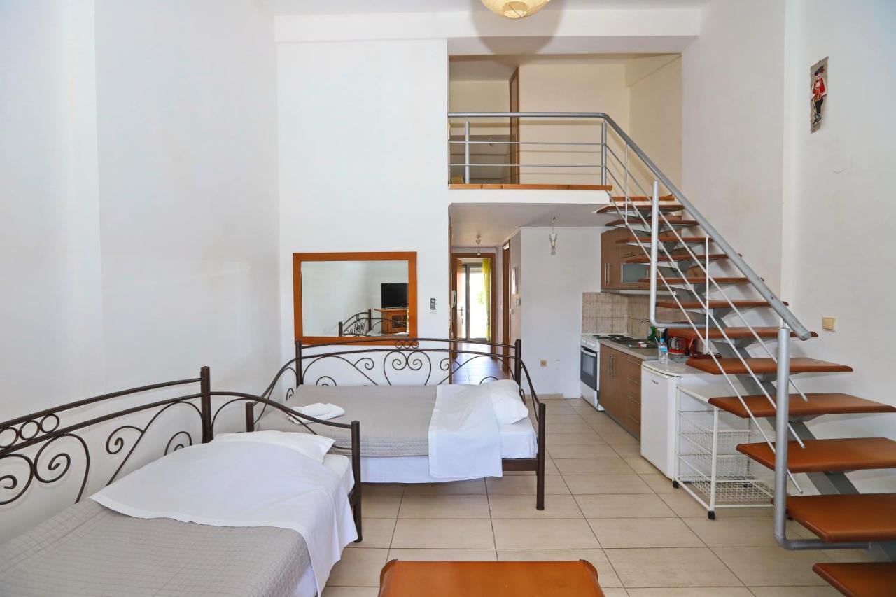 Katerina Apartments Keramotí Esterno foto